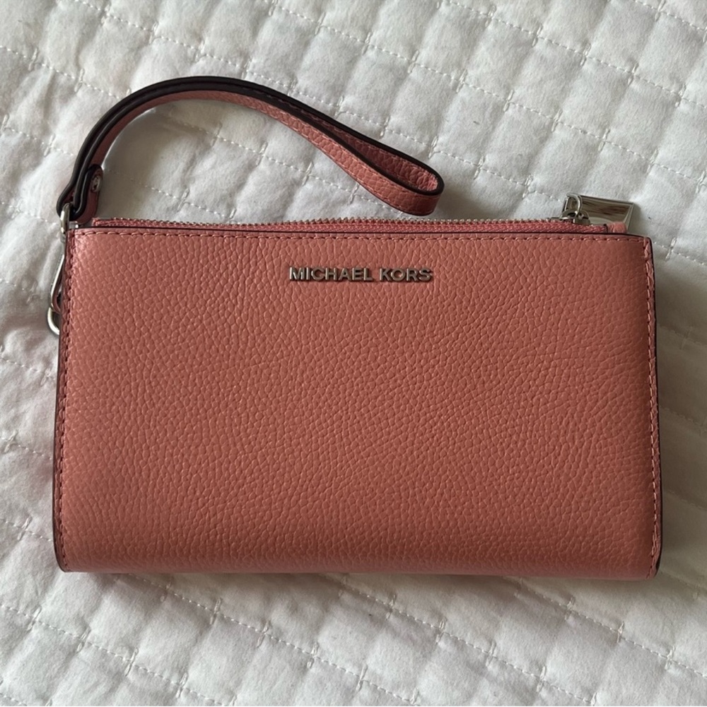Michael Kors Pink Leather Wristlet Wallet – Phone Wristlet – Zippered – EUC
